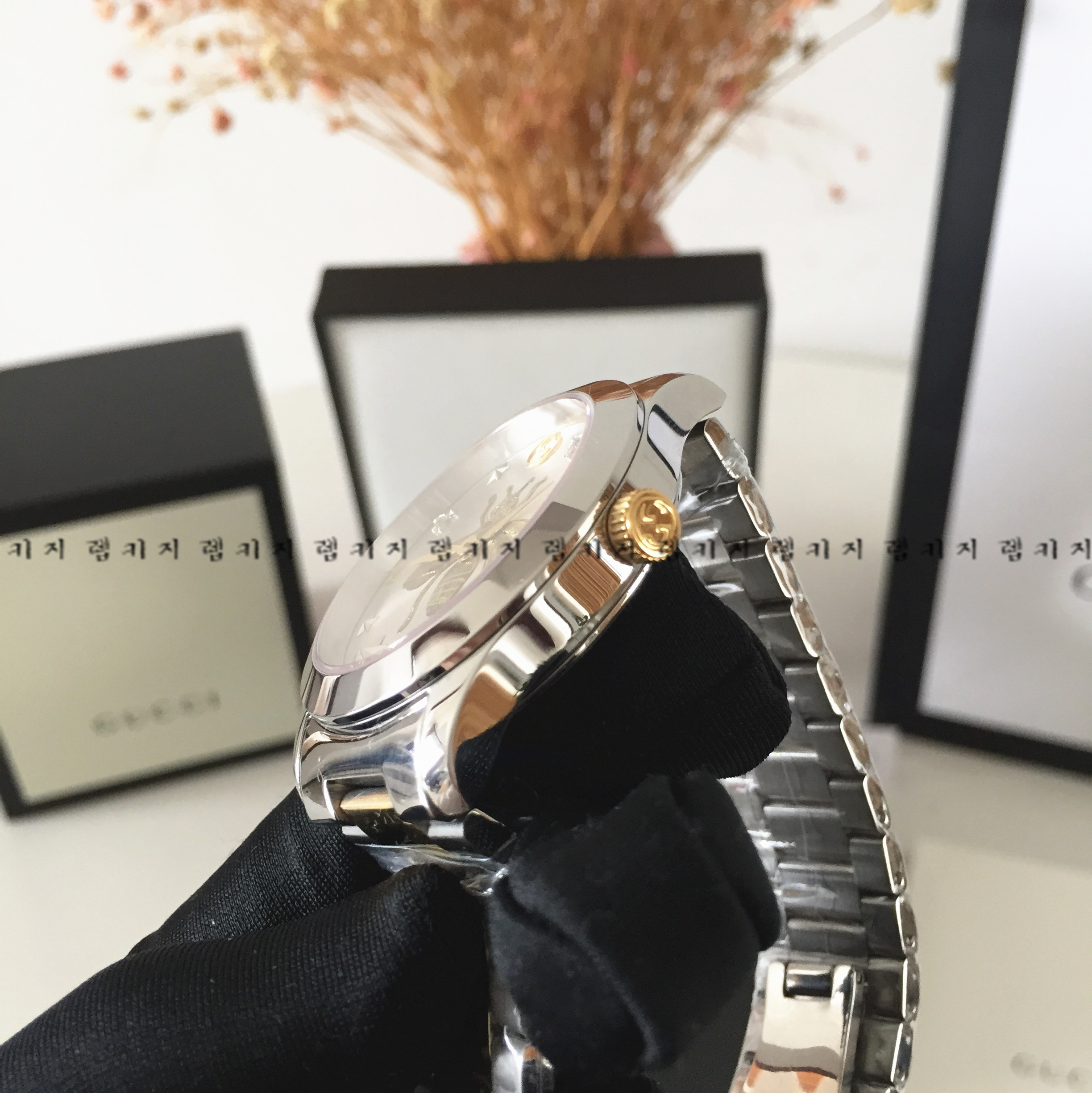 구찌 G 타임리스 꿀벌 콤비 메탈시계